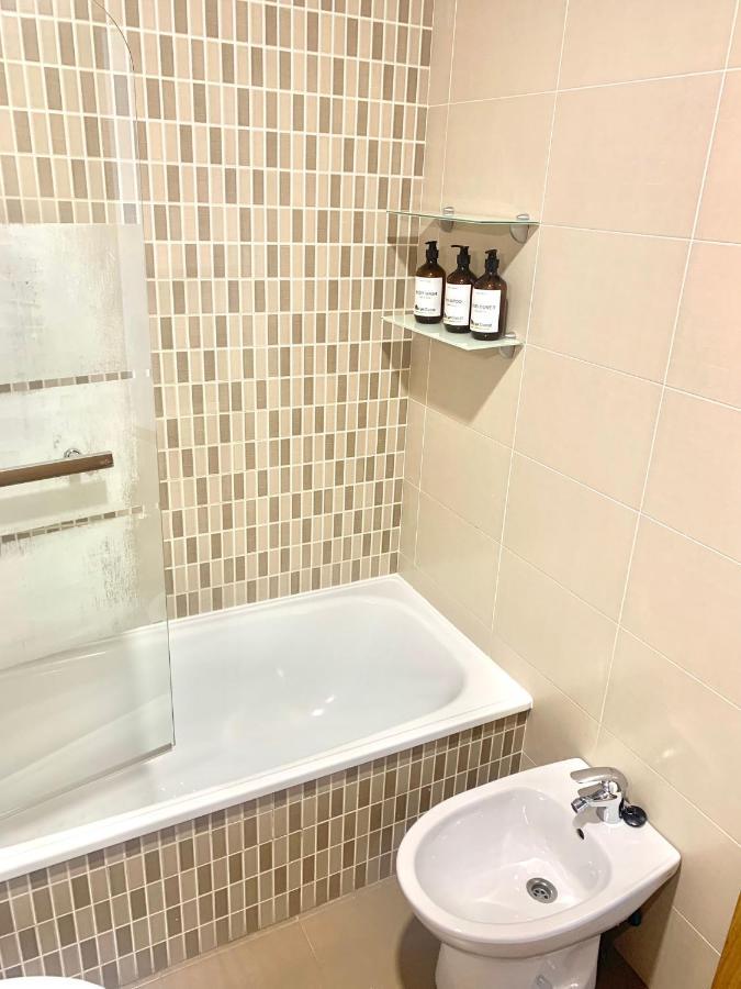 Casa Ferreiros. Parking Y Wifi Incluidos! Lägenhet Gijón Exteriör bild